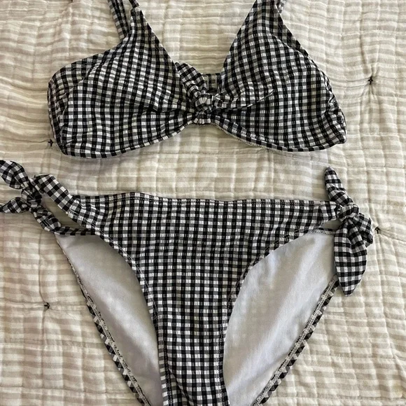 Target Bikini - Picture 1 of 3